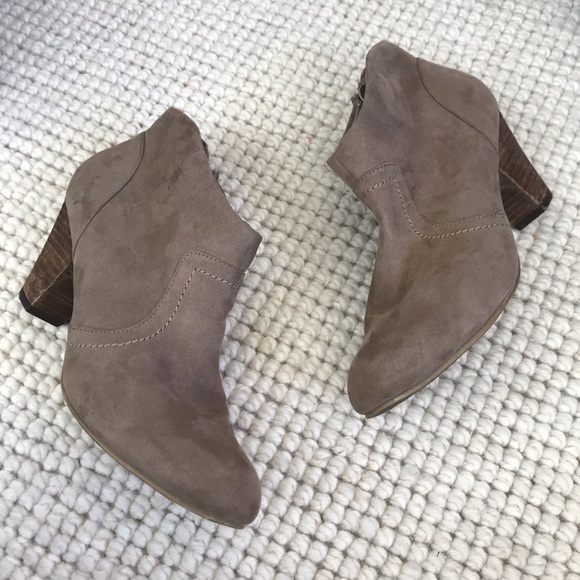 Francesca’s Brown Adrian western Ankle Bootie - Picture 3 of 8